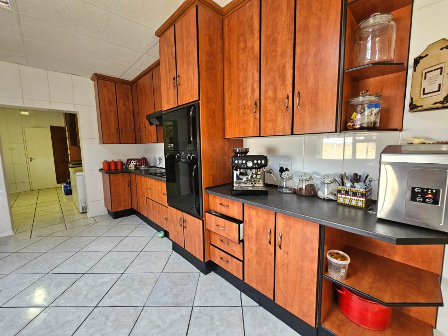 4 Bedroom Property for Sale in Jim Fouchepark Free State